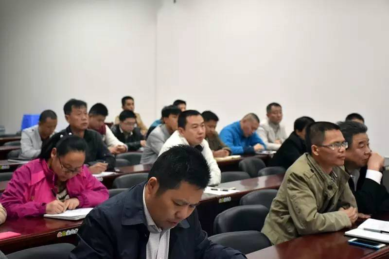 市政公司舉辦&ldquo;營(yíng)改增&rdquo;稅法知識(shí)學(xué)習(xí)