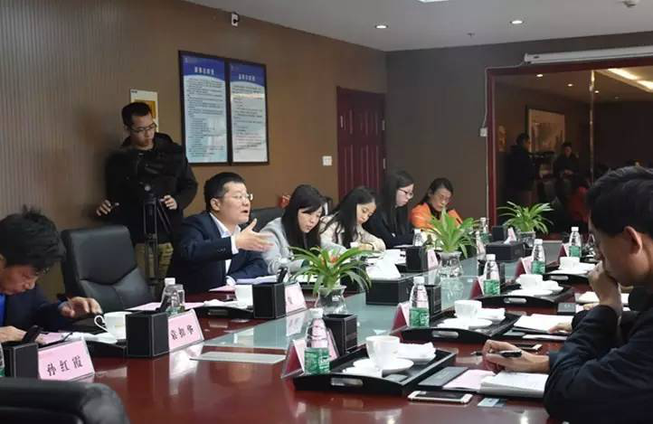 高新區(qū)管委會(huì)考察團(tuán)赴金開集團(tuán)學(xué)習(xí)交流
